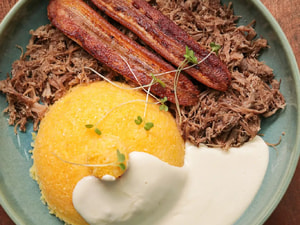 Cuscuz de Carne de Sol com Banana e Creme de Queijo