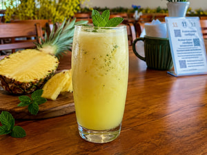 Suco de Abacaxi com Hortela