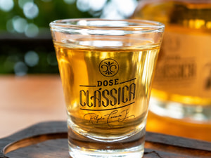 Dose de Cachaca Ouro