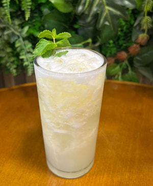 Suco de Abacaxi com Hortela