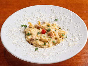 Penne com Camaroes Salteados Ao Molho Branco