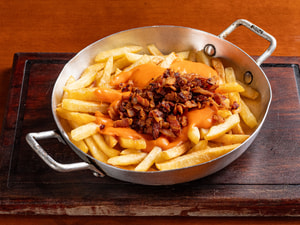 Batata Frita com Cheddar e Bacon