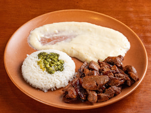 File de Frango Ao Molho Escuro
