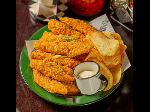 Isca de Frango com Batata Chips