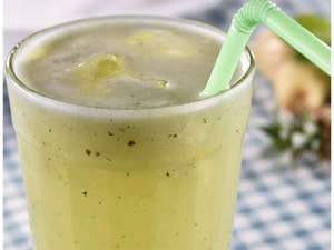Suco de Abacaxi com Hortela