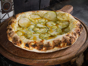 Pizza Pêra Gorgonzola e Mel Grande