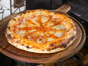 Pizza Brie com Geleia de Pimenta Brotinho