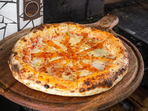 Pizza Brie com Geleia de Pimenta Grande
