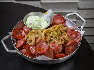 Linguiça Acebolada