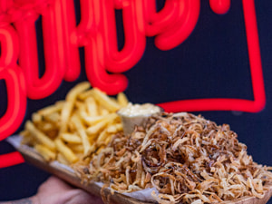 Fritas e Onion Strings Galera