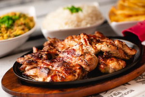 Coxa e Sobrecoxa Desossada Na Brasa | Serve Ate 4 Pessoas Refeicao