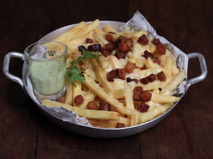 Batata Frita com Bacon e Queijo